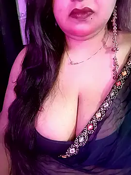 Suhanakhan00 online show from April 24, 11:24 am