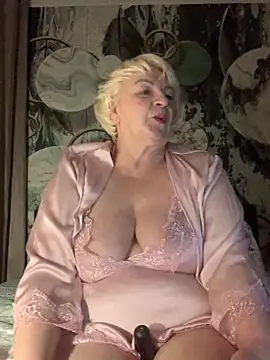 Laura Millf online show from March 6, 5:41 pm