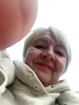 Laura Millf online show from October 9, 3:05 pm