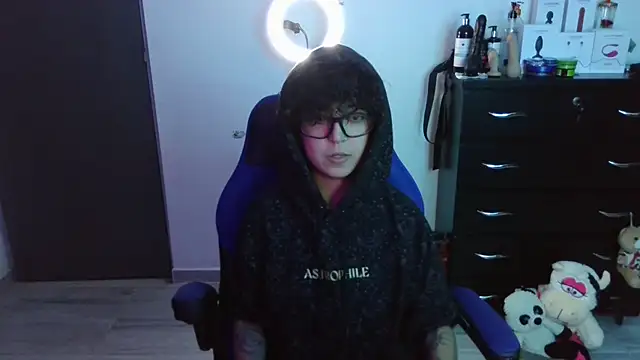 thomascooper7 online show from September 28, 12:50 am