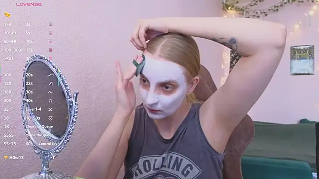 Fluffy muffin  online show from April 18, 9:45 am