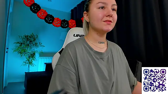 Debbie Taylor online show from October 31, 3:16 pm