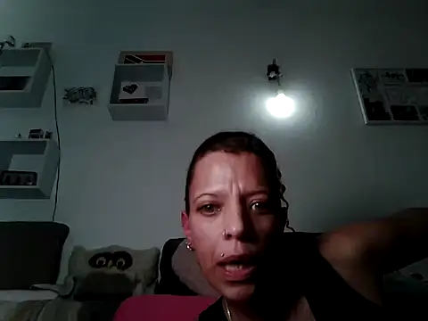 prettyblueeyes420 online show from November 29, 3:21 am