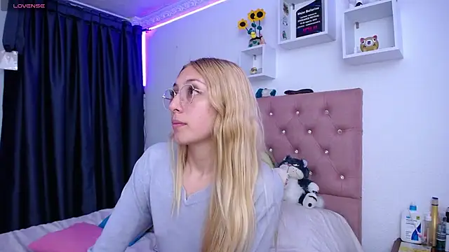 Soffy-brooks online show from October 12, 7:00 am