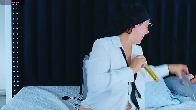 hotlatinateacher online show from March 16, 7:07 pm