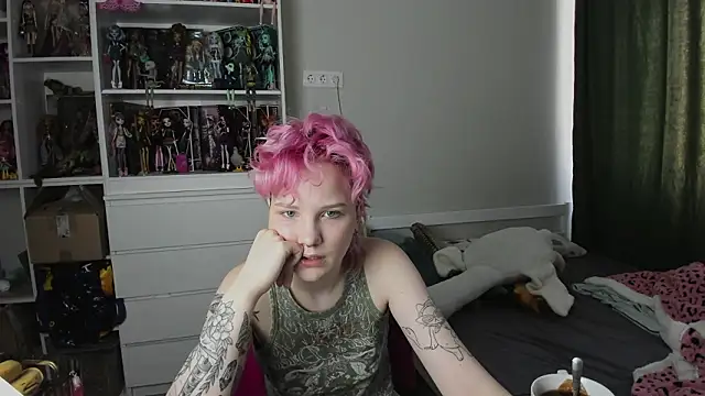 School Love online show from March 12, 7:22 am