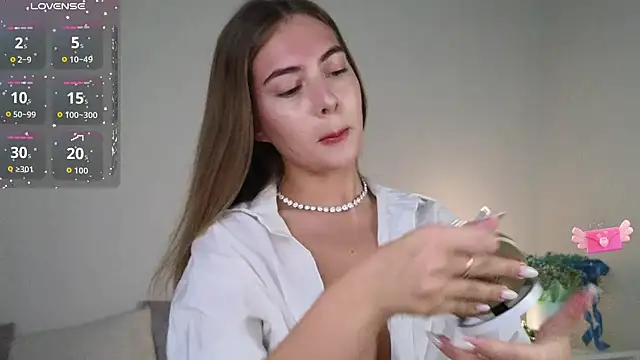 chloi hes online show from November 6, 11:05 am