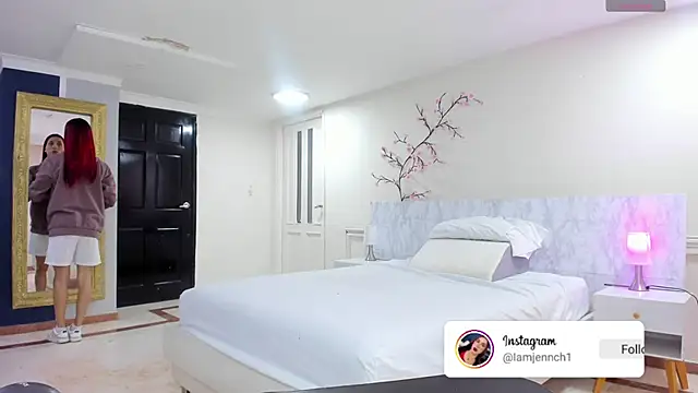 charolbruce 1 online show from April 14, 11:54 am