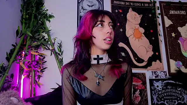 Nyx nayla online show from April 16, 9:25 pm