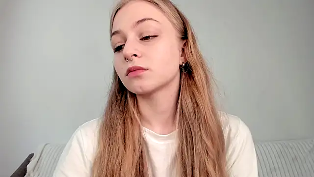 MiaMews online show from April 22, 7:16 am