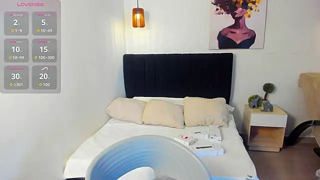 Scarlett  bell online show from October 6, 1:06 pm