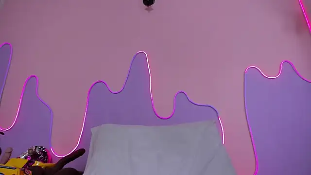 Mingie Rouse online show from January 8, 3:10 am