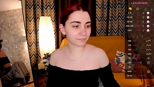 hannacheekss  online show from April 14, 2:11 am