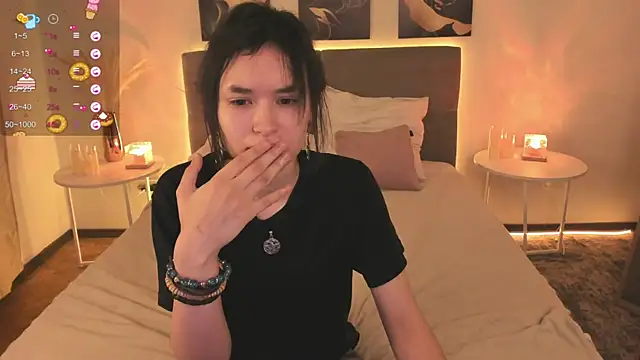 Emily Strikeee online show from December 14, 9:59 am