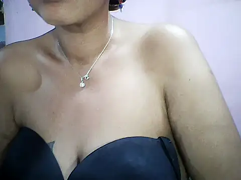 layanah12 online show from September 16, 4:42 am