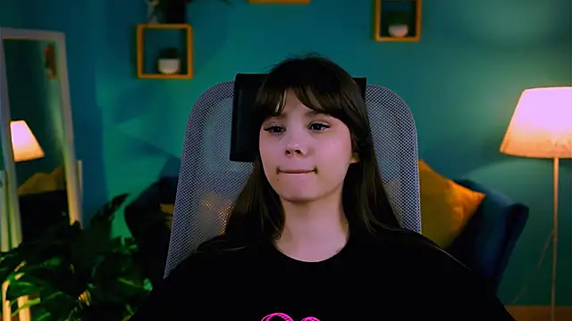 EvaThopson online show from April 23, 10:12 am