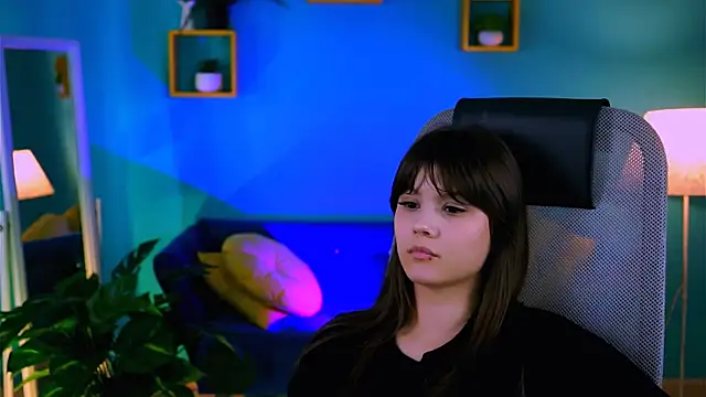 EvaThopson online show from April 23, 12:29 pm