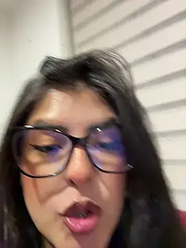 kim zaratte online show from May 12, 4:32 am