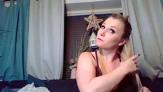 DevilsAngel13 online show from November 6, 6:47 pm