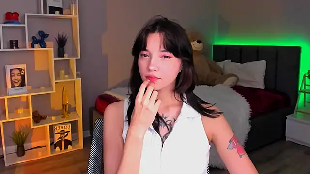 as1an girlfriend online show from November 19, 1:33 pm