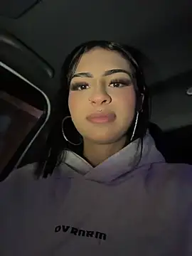 Hilary pinkk online show from April 13, 11:16 pm