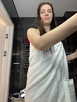 CurlyLara online show from November 10, 7:20 pm