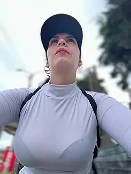 Alysson-- online show from April 13, 2:18 pm