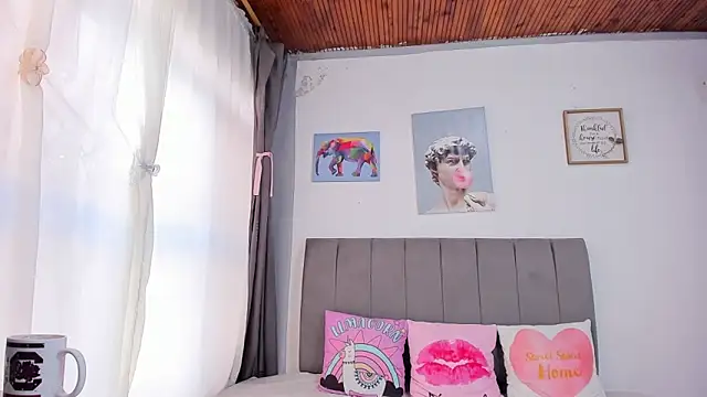 naughtyloverss online show from December 19, 4:10 pm