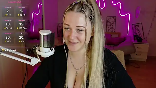 LizzyShine online show from November 21, 5:15 pm