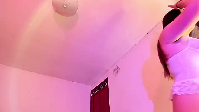 Miss oliviaa online show from September 23, 5:00 pm