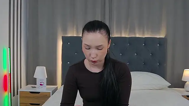 LeilaLow online show from January 13, 11:47 am