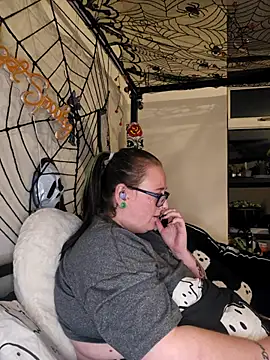 Bunny Cummings online show from October 17, 10:02 pm