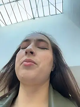 Holly Play online show from October 9, 7:12 am