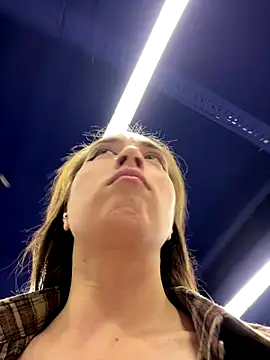 Holly Play online show from September 9, 1:33 pm