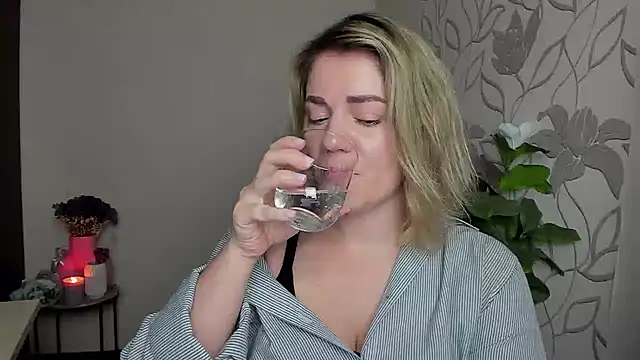 MariaSttone online show from October 27, 7:08 pm