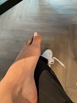 FeetVibe online show from February 6, 8:39 am