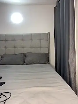 prettiepearl online show from March 12, 4:09 pm