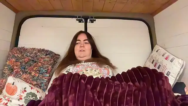 curvy-milf-abbie online show from November 30, 7:07 pm