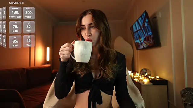 Coconutkittyy online show from February 23, 5:45 pm