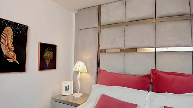 AmbarJensen online show from March 1, 1:00 pm