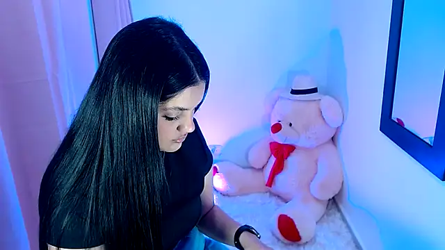 kimberlyhills1 online show from March 10, 9:41 pm