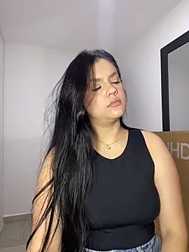 kimberlyhills1 online show from December 2, 3:30 am