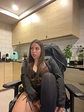 PamAnna online show from November 13, 7:13 pm