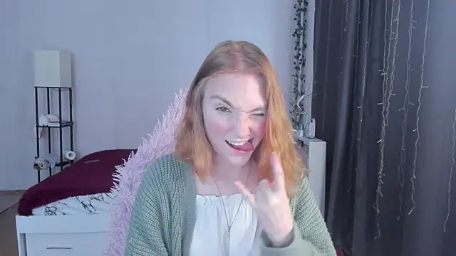 ReddHotPipper online show from October 6, 2:39 am