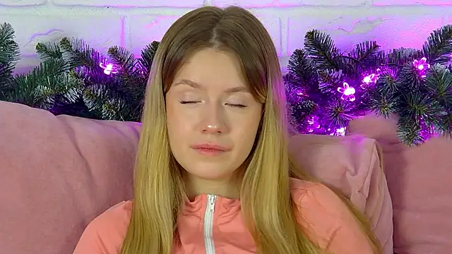 MilanaBalmain online show from December 22, 4:26 am