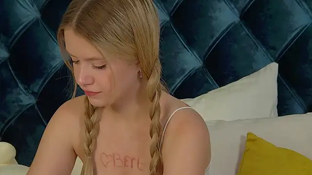 MilanaBalmain online show from September 9, 1:33 pm