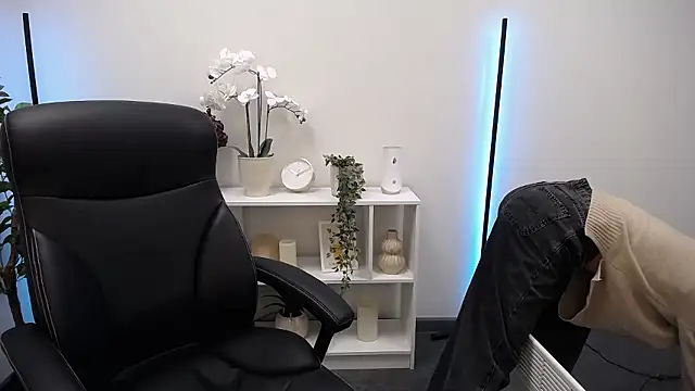 Ritaneer online show from January 18, 9:05 am