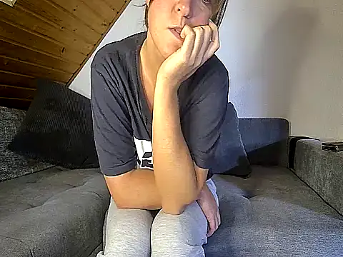 stunning Rosi online show from September 10, 10:15 am