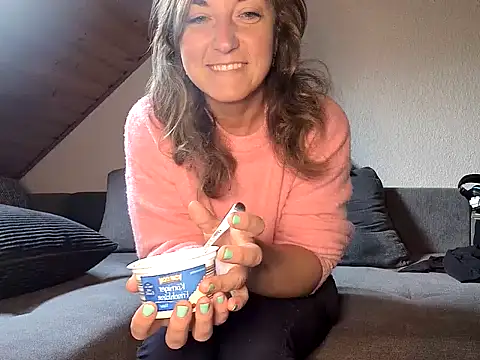 stunning Rosi online show from September 17, 7:17 am