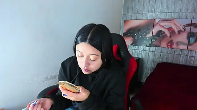 zoe connor19 online show from April 17, 9:17 pm